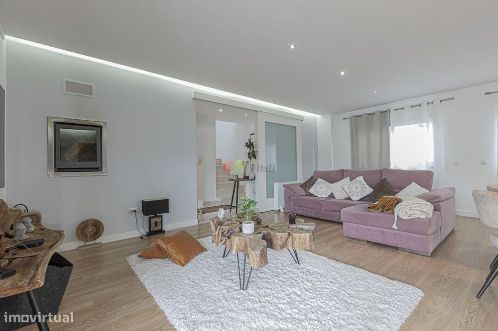 Moradia Isolada T4 c/Garagem em Santo António da Charneca – Barreiro