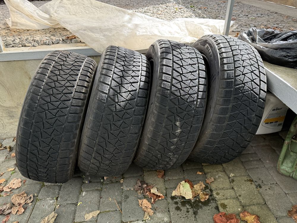 Гума/шини зимові R18 Bridgestone Blizzak DM-V2 235/55 R18 100T