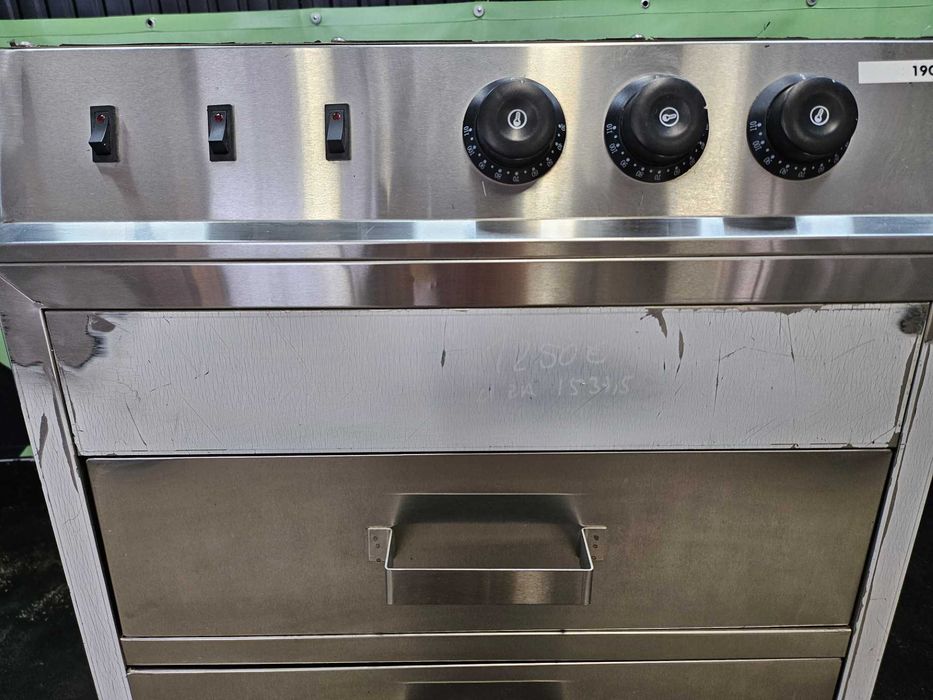 Assador elétrico a vapor