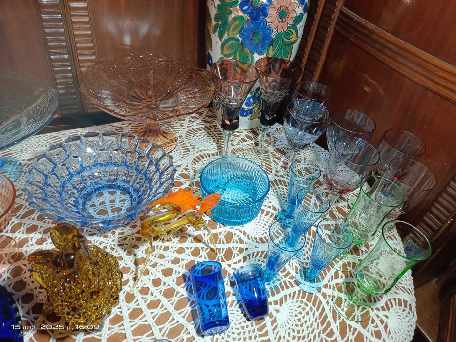 Посуд. Кольорове скло . СССР.