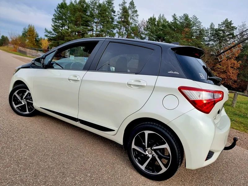 Toyota Yaris Salon PL Automat I wł niski przebieg