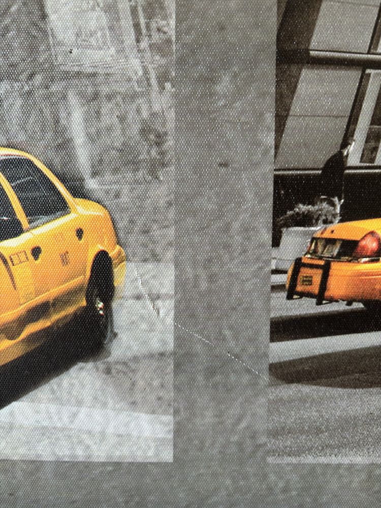 Tela em preto e amarelo