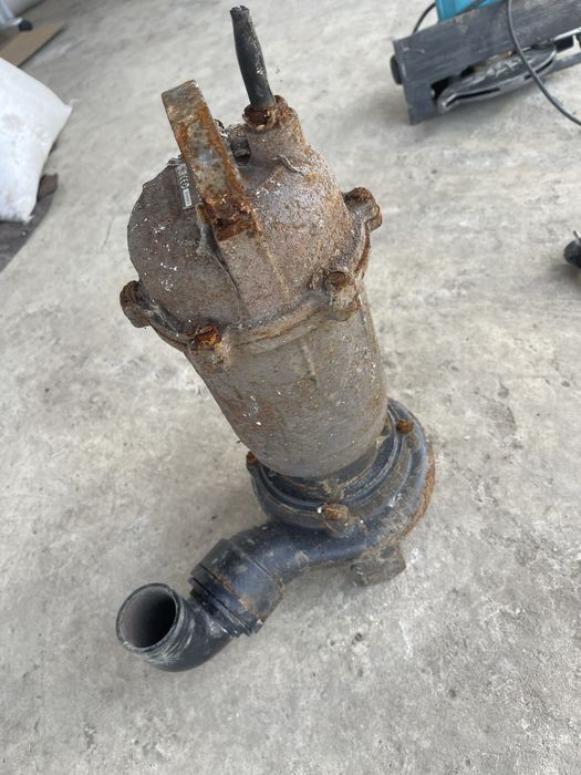 Продаю начочсось на запчасти Дренажно-фекальний насос