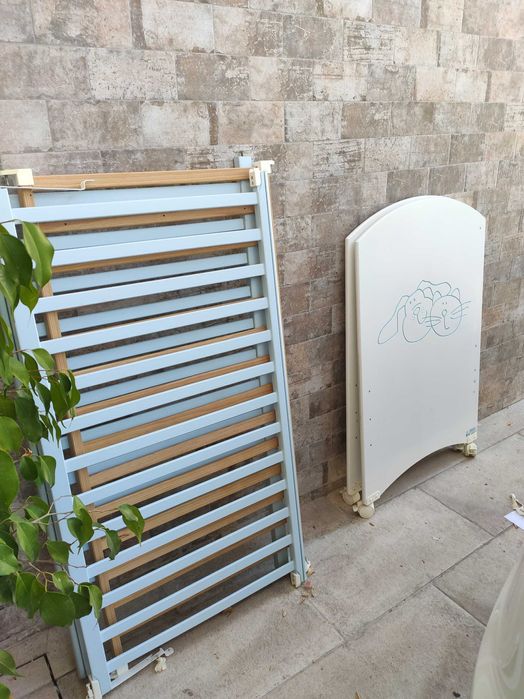 Berço de bebê usado em bom estado