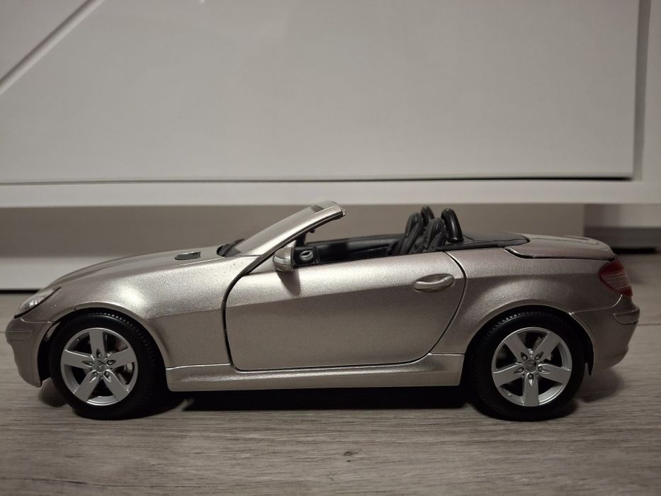 Samochód Kolekcjonerski Mercedes-Benz SLK Maisto 1:18