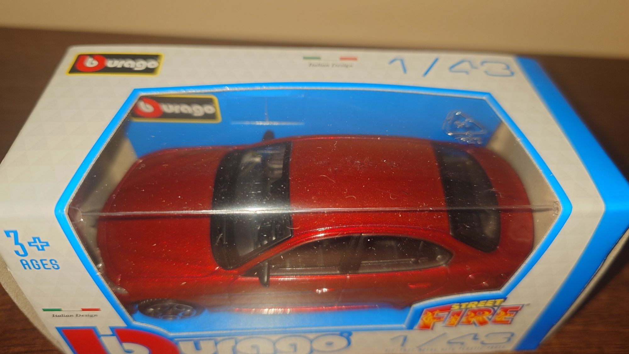Bburago STREET FIRE Alfa Romeo Giulia, skala 1:43 Burago.