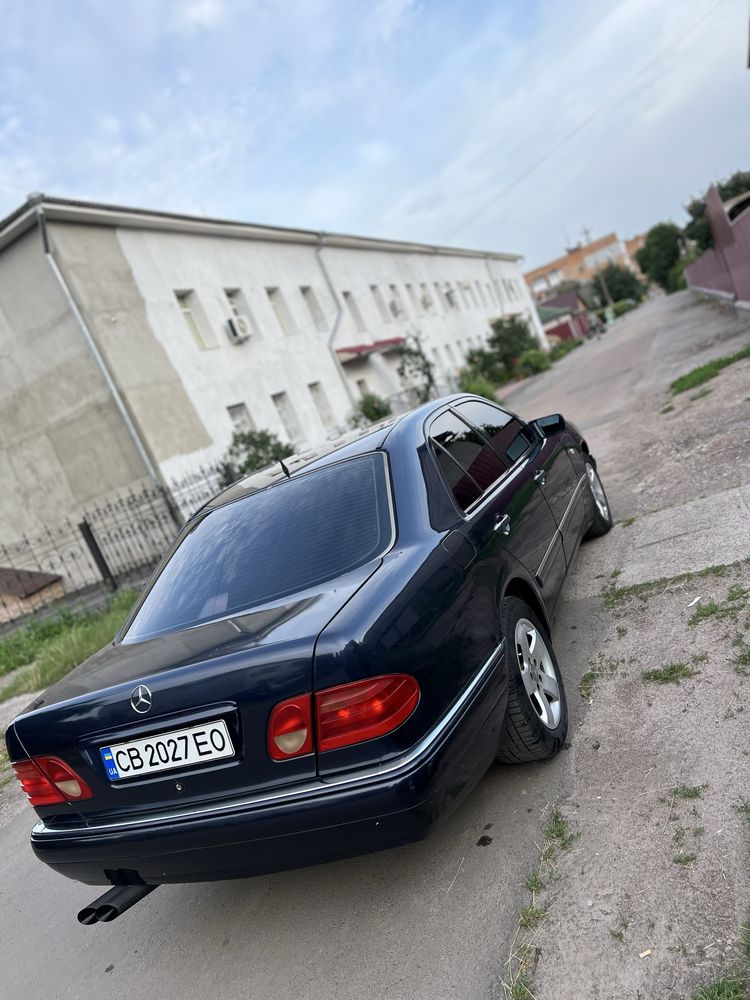 Продам мерсіка w210