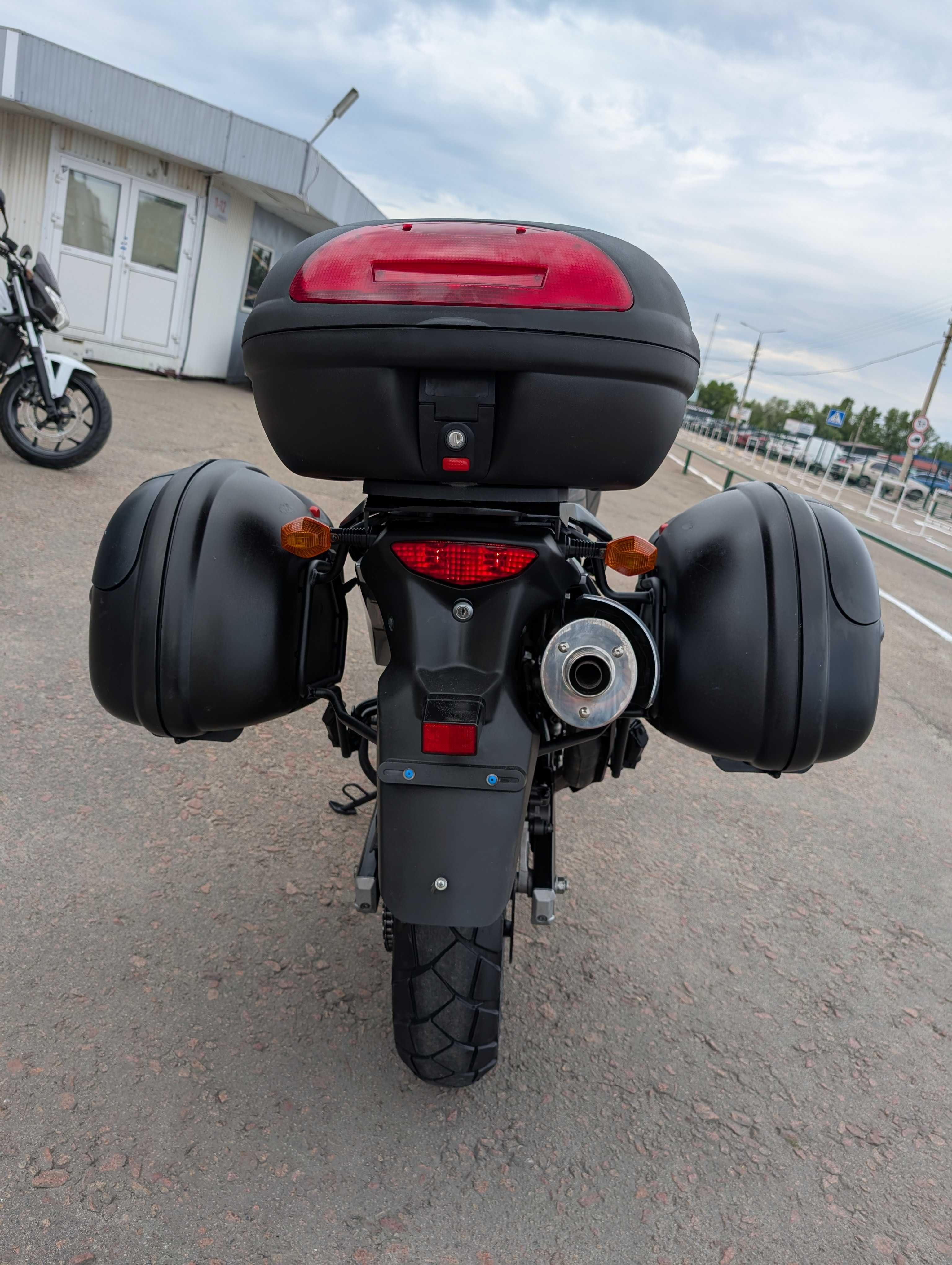 Мотоцикл Suzuki DL650V V-Strom MoToBaZa