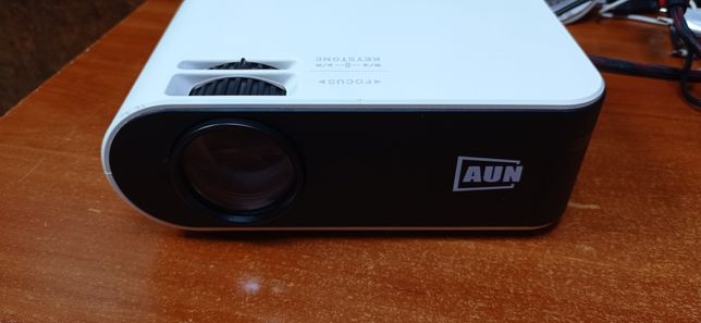 Продам Мини проектор AUN W18