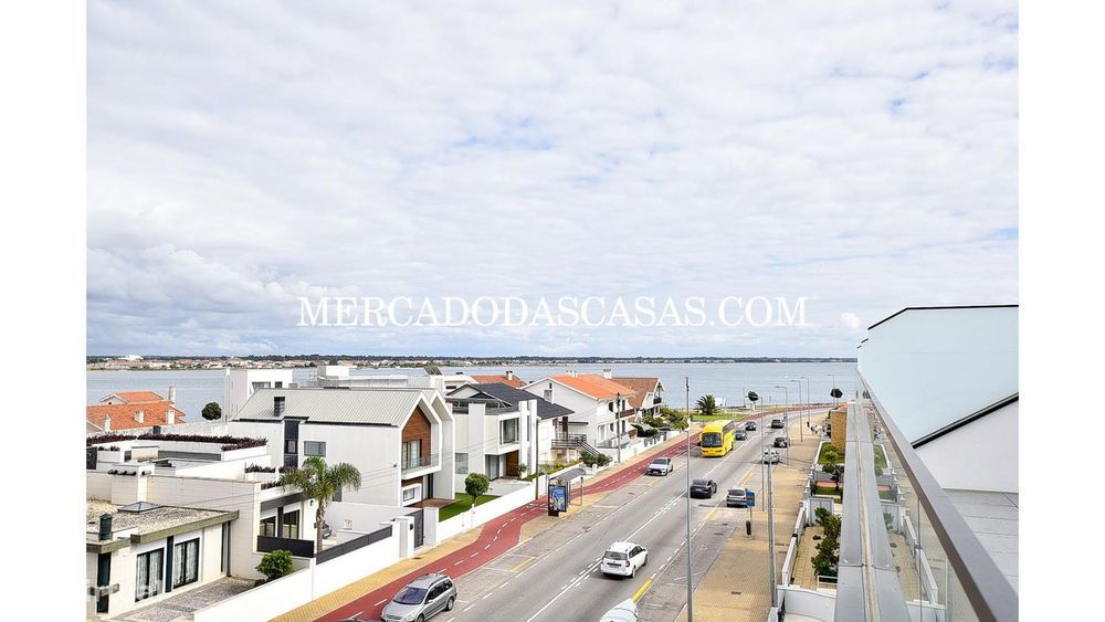 Apartamento T3 Duplex, c/ piscina , terraço