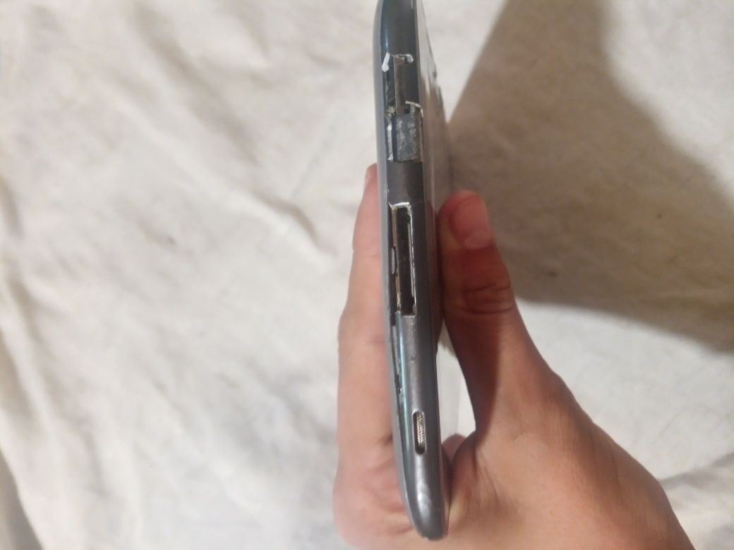 Планшет Samsung Galaxy Tab 2 7.0 3G GT-P3100