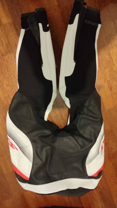 Fato mota spyke perfurado 2 peças