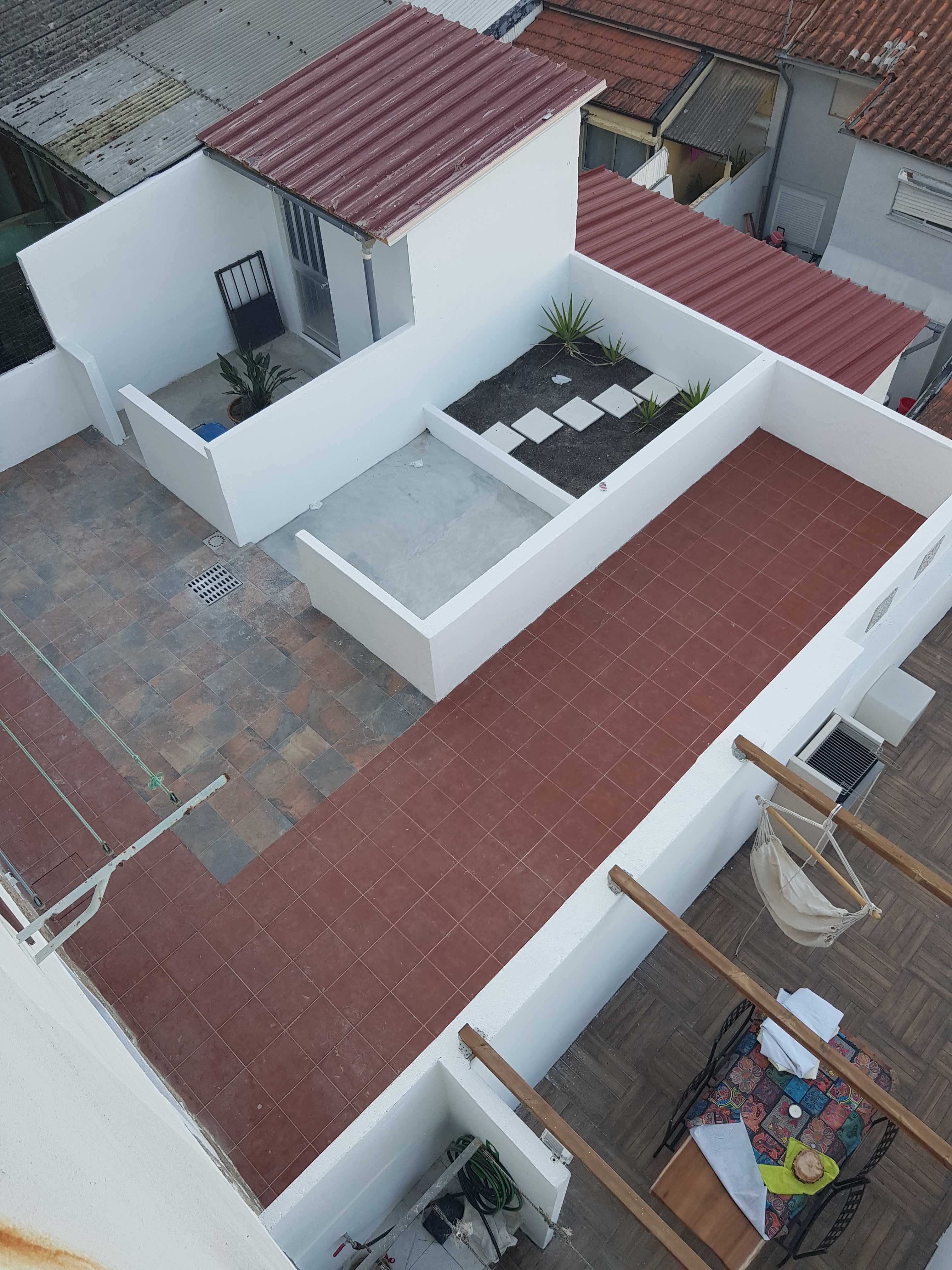 Apartamento T1 com terraço