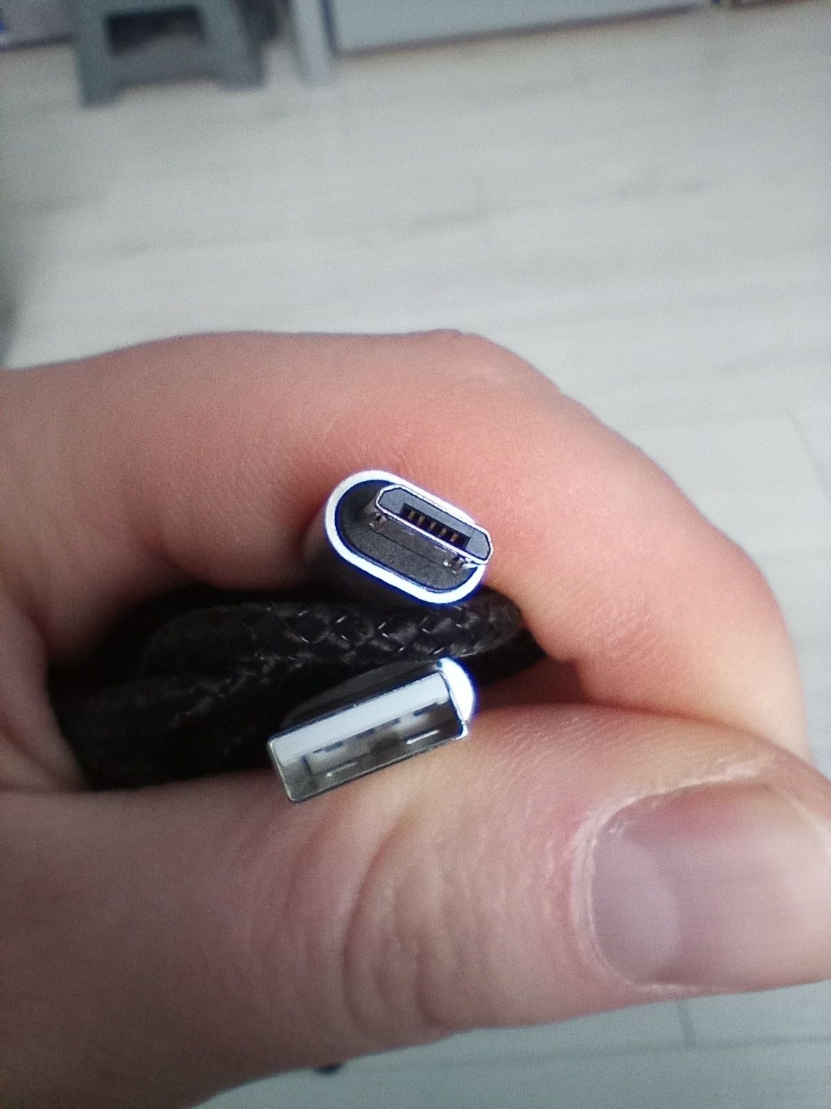 2 x Kable micro USB 3 m + 1 m