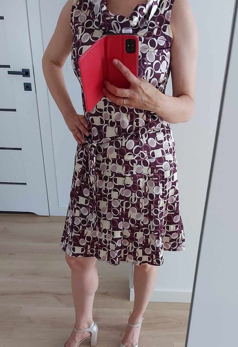 Fioletowa sukienka stylizowana na lata 20-ste. Rozmiar M