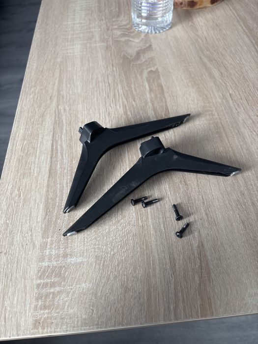 Stopki nozki podstawa od hisense 43a6bg plus sruby