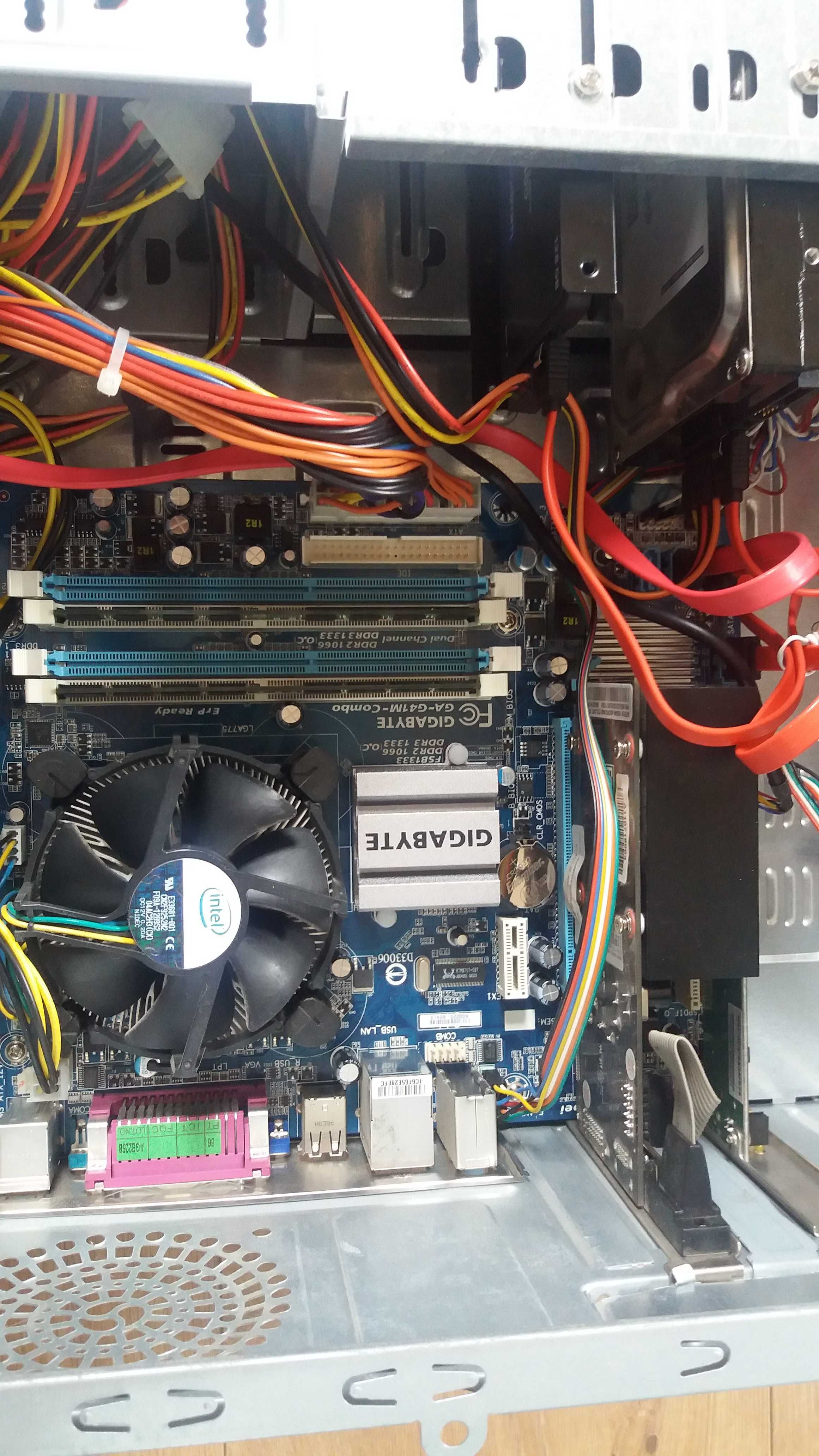 Sprzedam komputer z monitorem