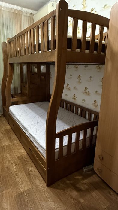 ТЕРМІНОВО ПРОДАМ ліжко дитяче двоярусне
