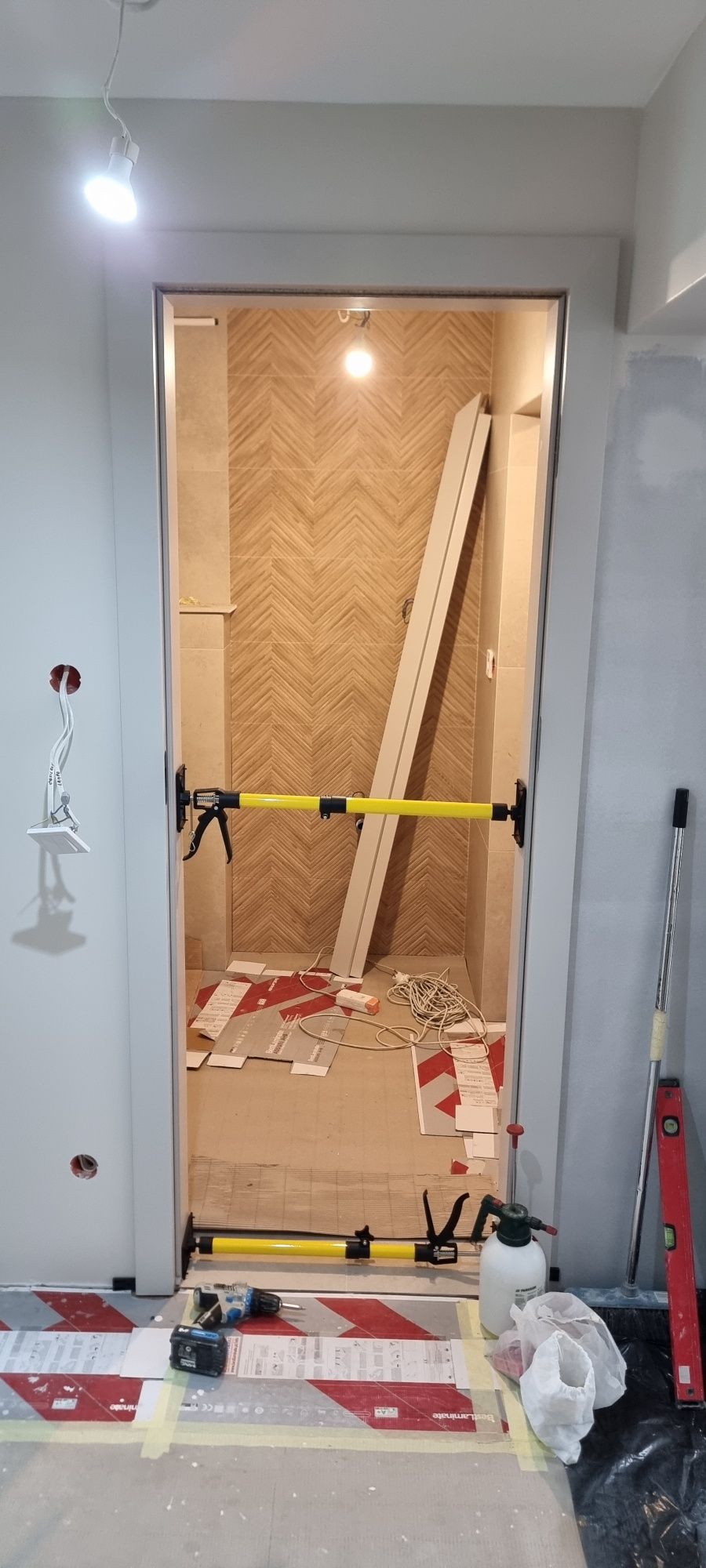 Drzwi lewe rewersyjne 70cm wewnętrzne PORTA Grande A.O + osścieżnice