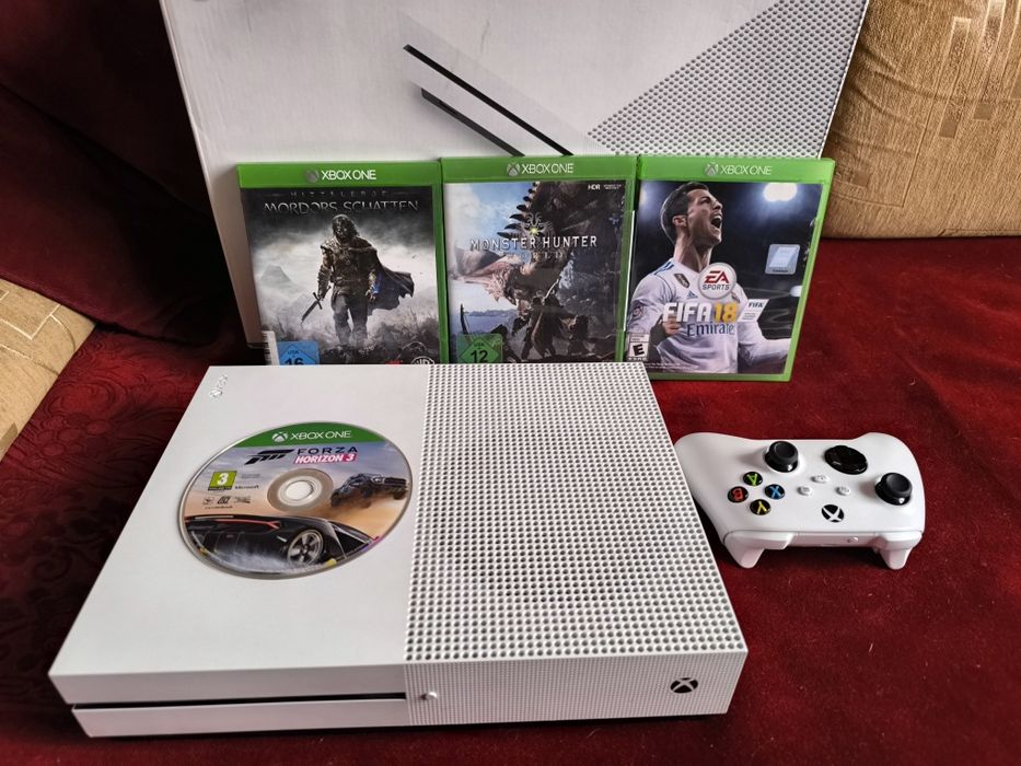 Xbox One S
Xbox One S Series S X