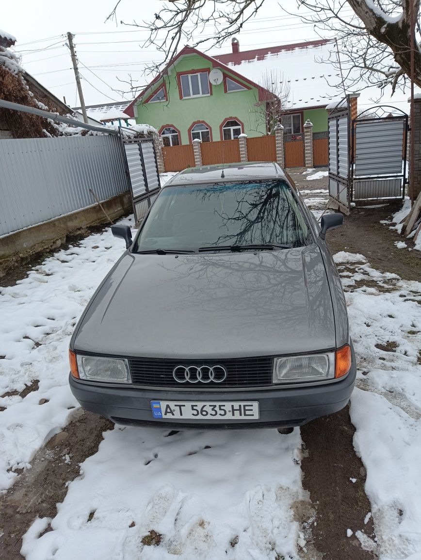 Audi 80 1.8 бензин