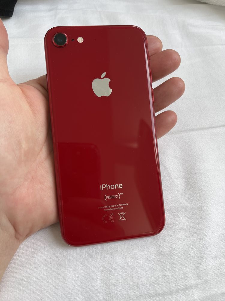 IPhone 8 czerwony