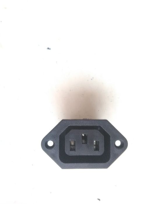 Продам гніздо живлення AC корпусне C13(F) 3pin 250V 15A