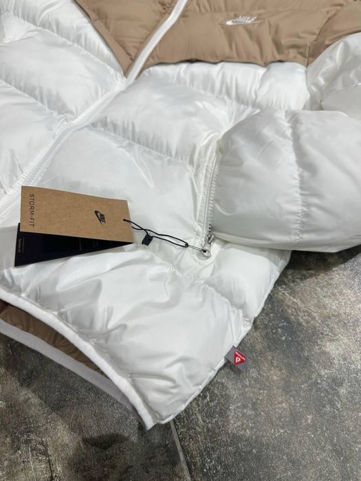 Пуховик Nike Storm-Fit білий з бежевим