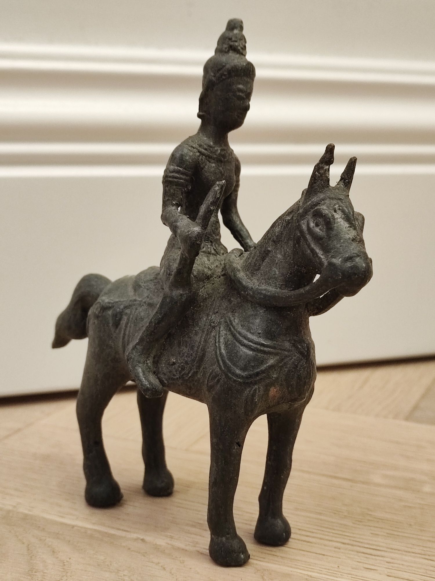 Birma bóstwo na koniu brąz figurka koń Azja