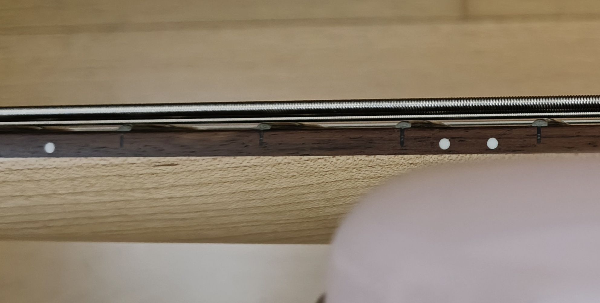 Baixo Jazz Bass - EMG - com pickups ativos EMG