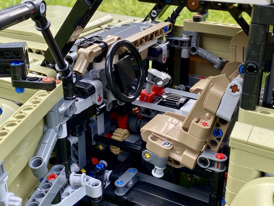 Nowe Klocki Land Rover Defender 42110 Skala 1:8