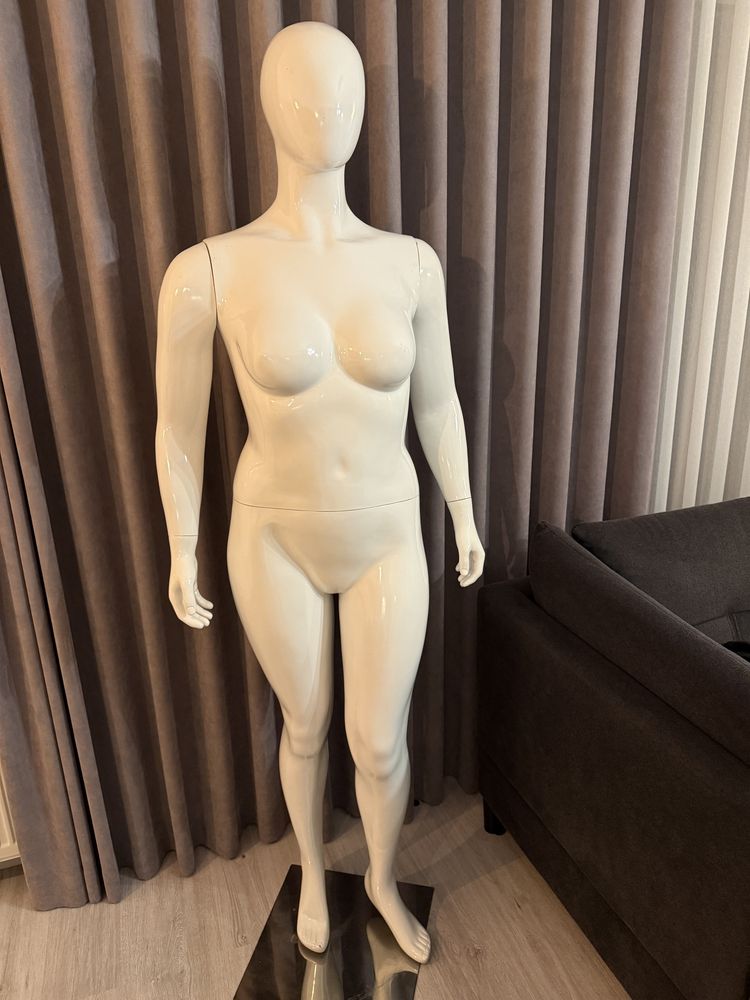 Manekin sklepowy XXL Plus Size