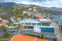 Moradia unifamiliar T3, com vista sobre o mar e sobre a vila da Ponta