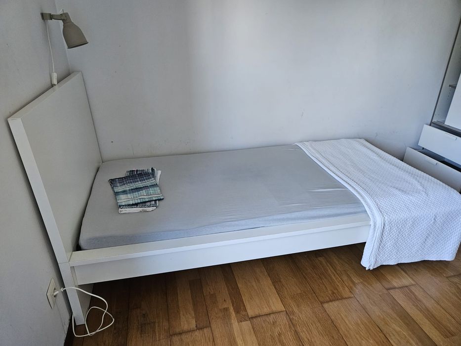 Cama Ikea 200x90cm Branca Malm