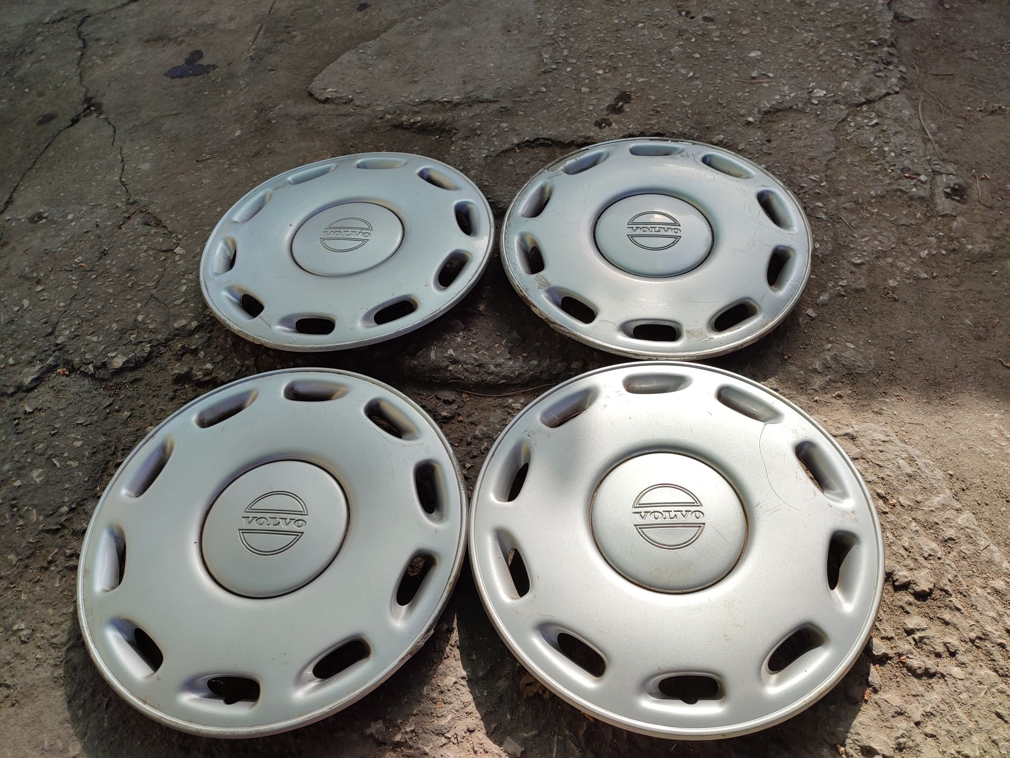 Tampões originais Volvo 440/460 r14