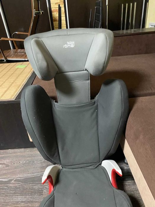 ТЕРМІНОВО Автокрісло Britax Römer KIDFIX SL 15-36 кг 3-12 років