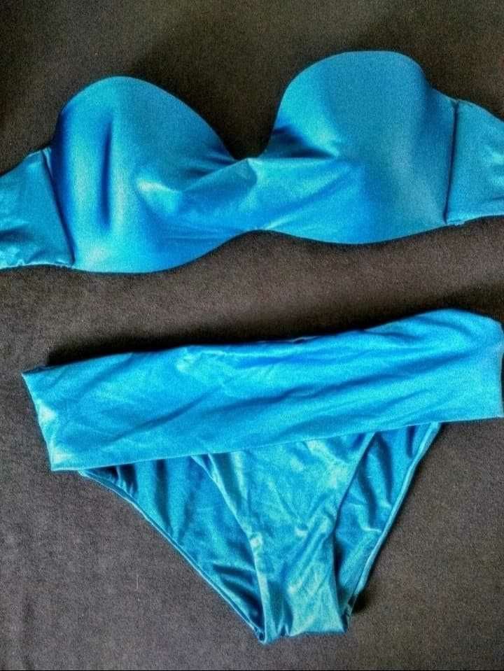 Kostium kąpielowy dwuczęściowy rozmiar S. Kolor niebieski.