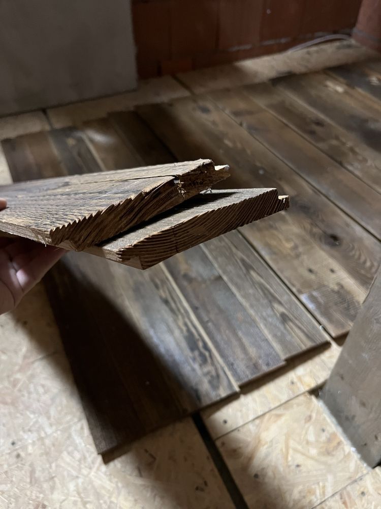 Ścianka z zaimpregnowanych starych desek 120x235