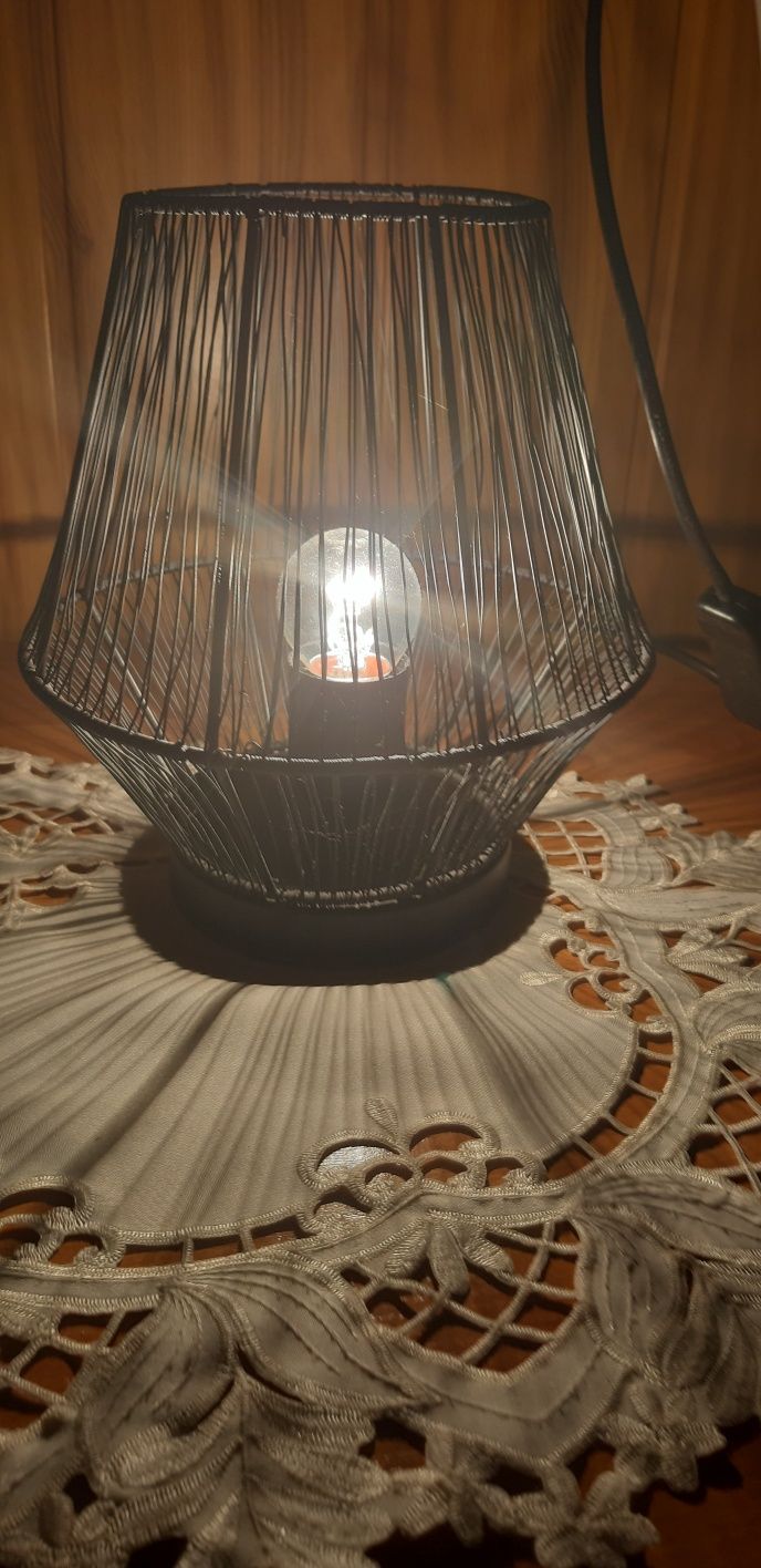 Lampka nocna stołowa