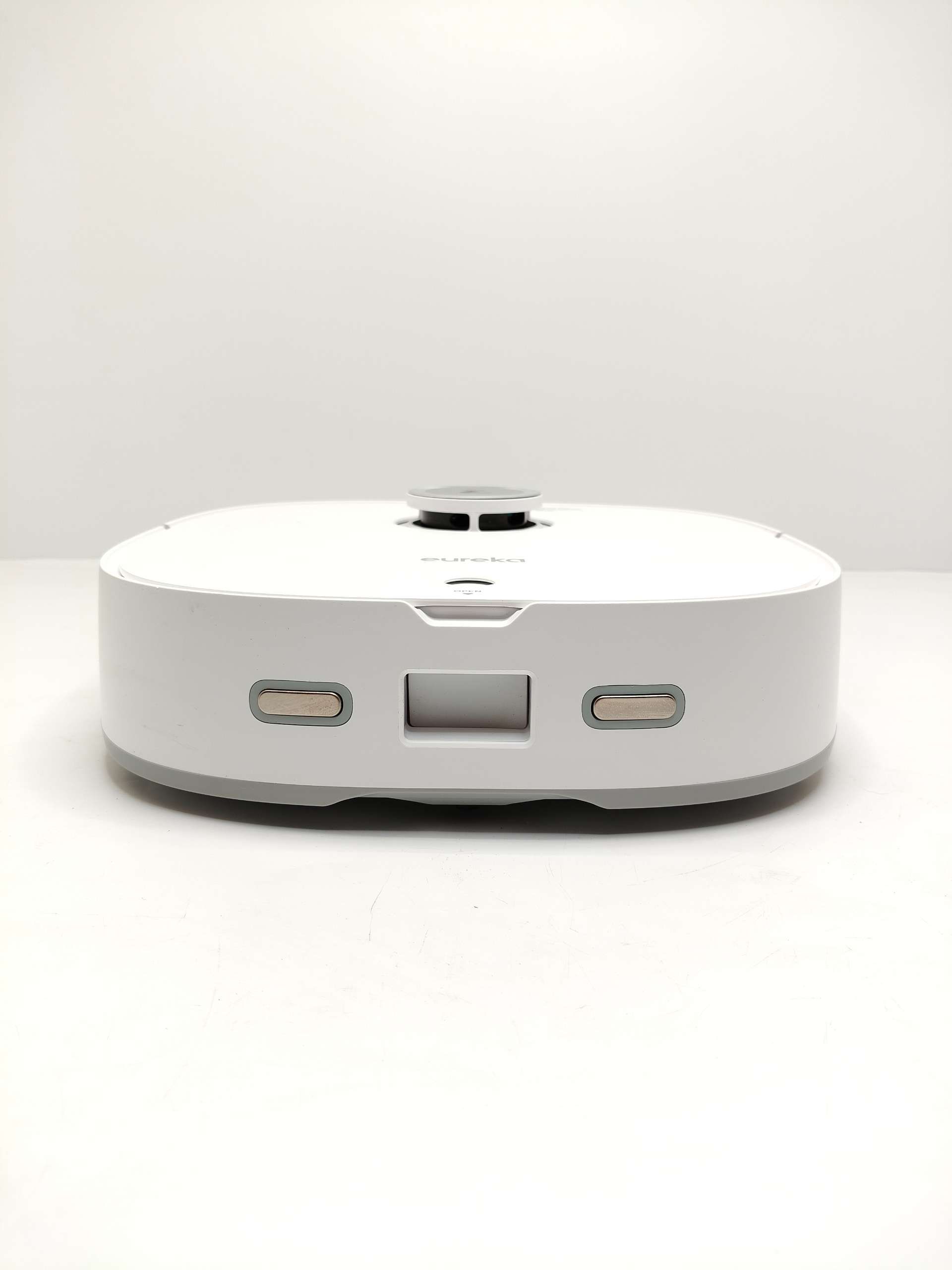EUREKA J12 Ultra robot odkurzający i myjący + stacja wielofunkcyjna