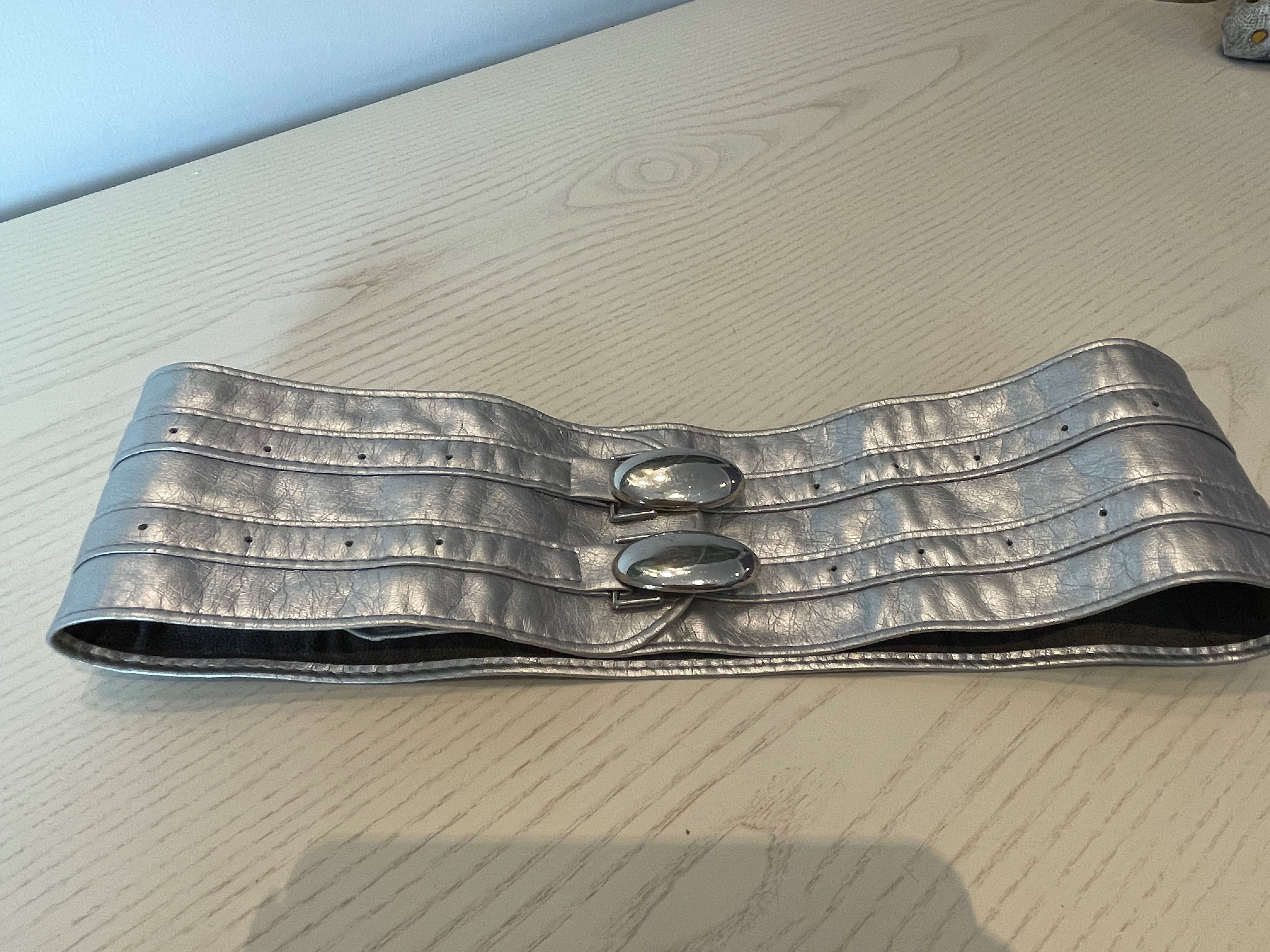 Cintos variados a 12€ cada