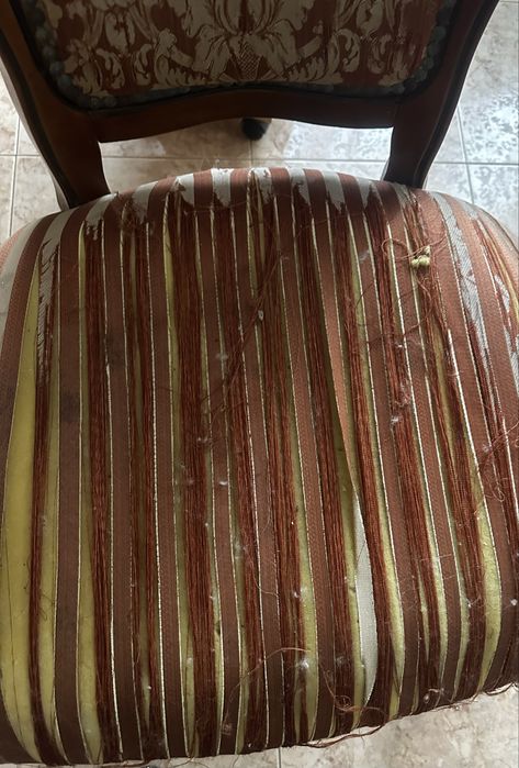 стул с подлокотниками под реставрацию