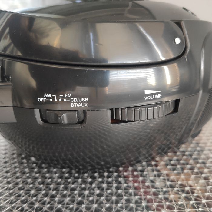 Бумбокс радиоприемник Auna Roadie CD FM Radio