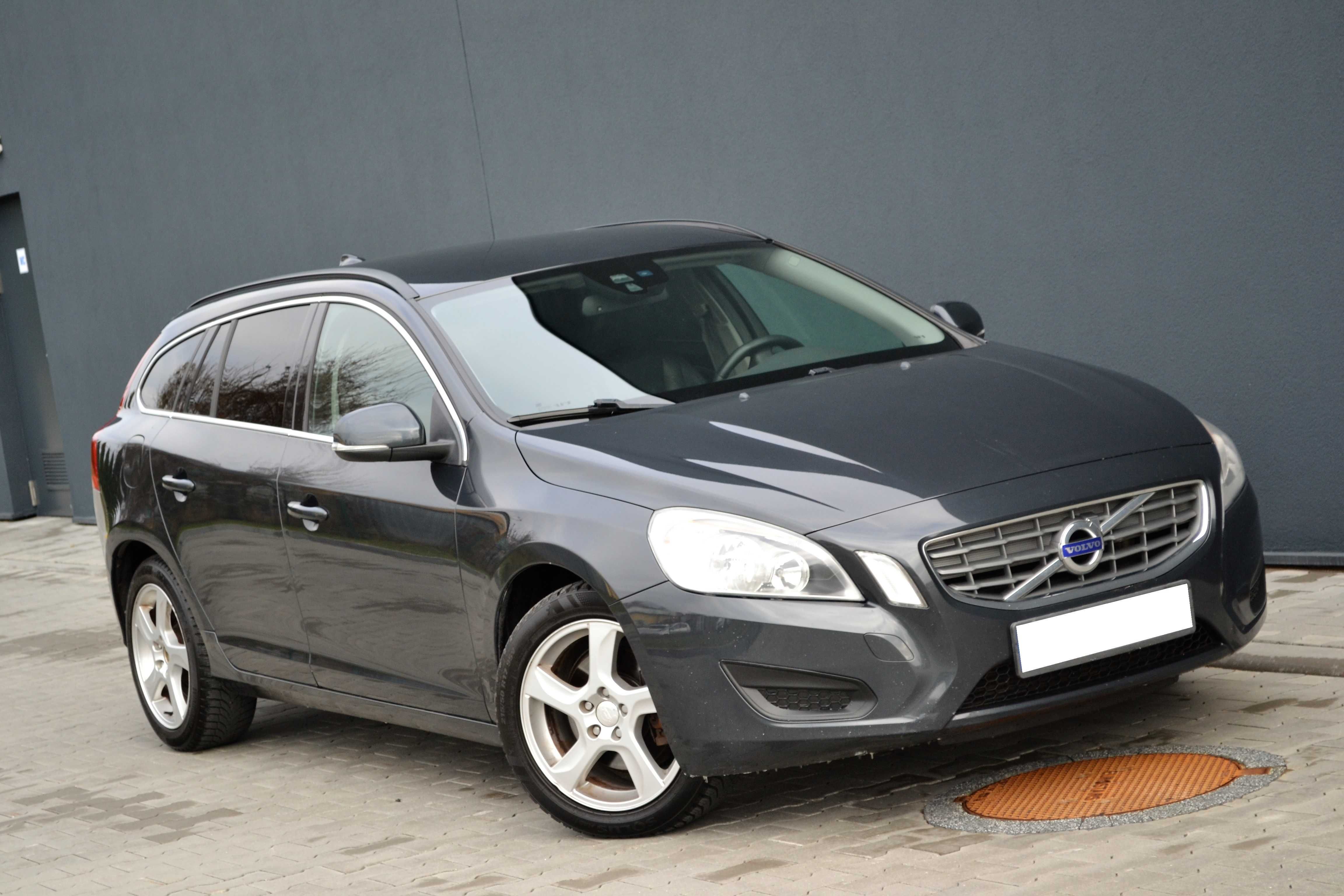 Volvo V60 1.6d 115KM**Skóra**Navi**Tempomat**Bluetooth**AUX/USB