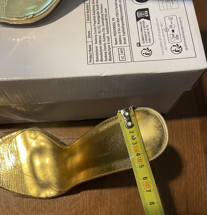 Klapki na szpilce ze szpicem-Złote