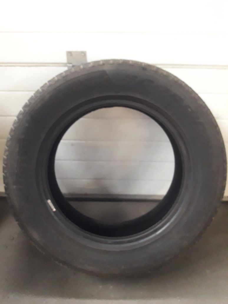 2 Opony Zimowe 215/65/17 Pirelli Scorpion