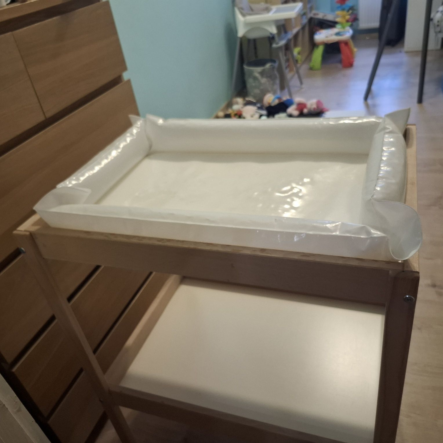 Przewijak ikea z pojemnikami i wkladem