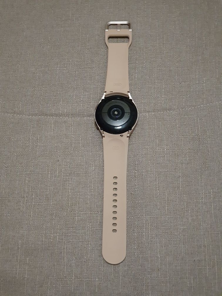 Samsung Galaxy Watch4 + bracelete pele