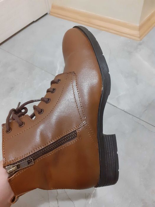 Весняні шкіряні черевички