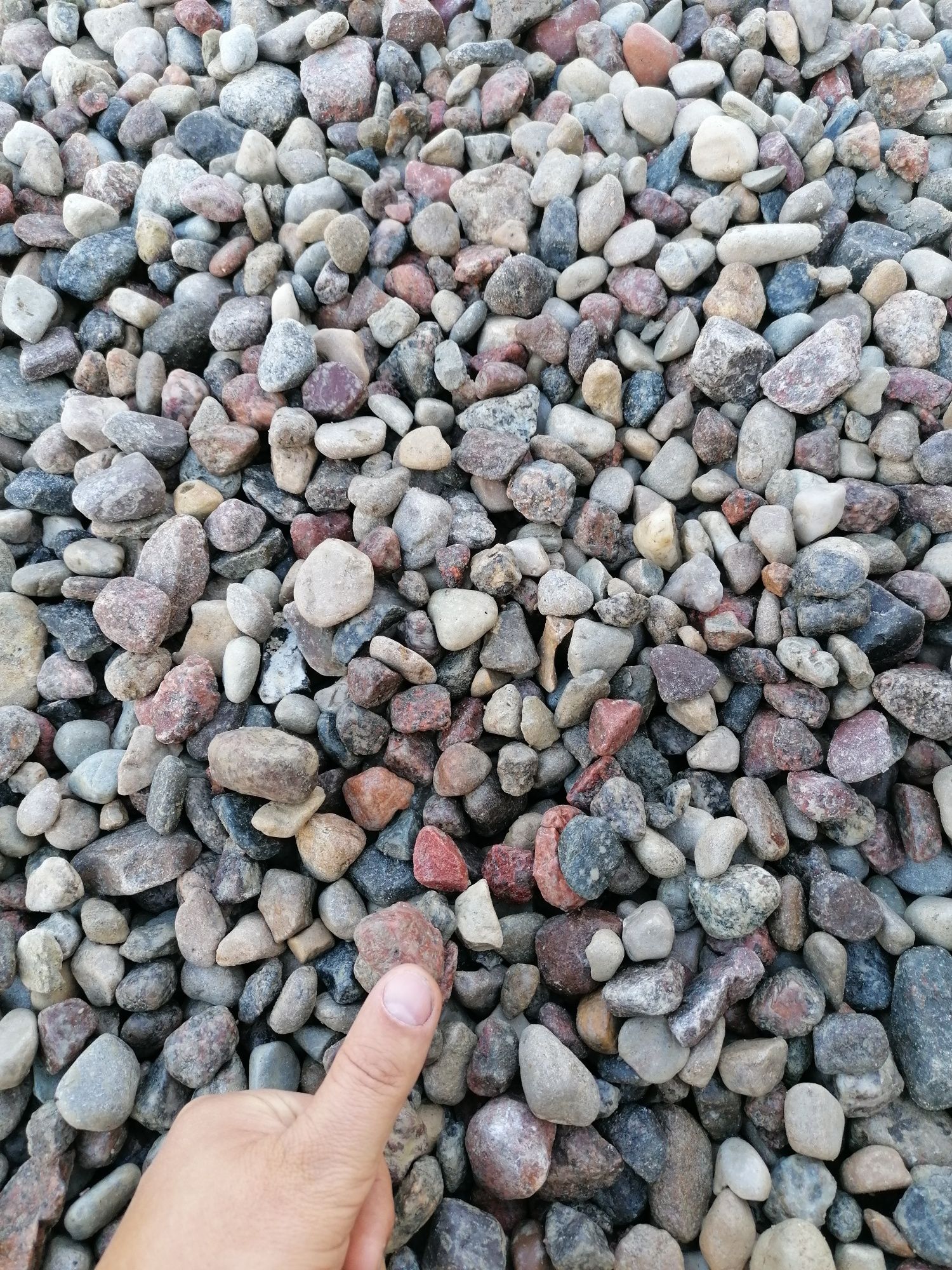Zwir piasek ziemia Kamien podsyp tluczen
